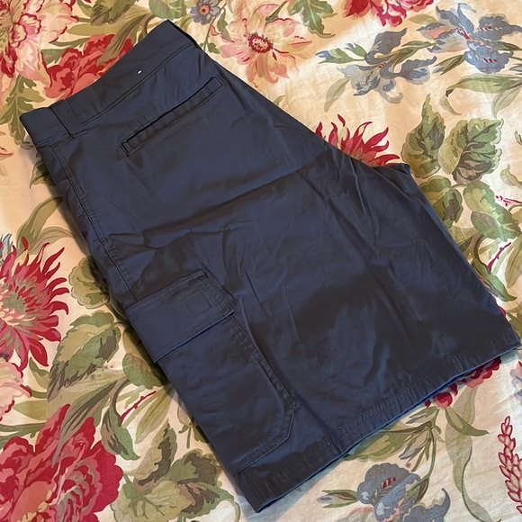 ORVIS Size 36 Tech Cargo Short Deep Gray Stretch Comfort Media Storage $59 NEW - Picture 4 of 16
